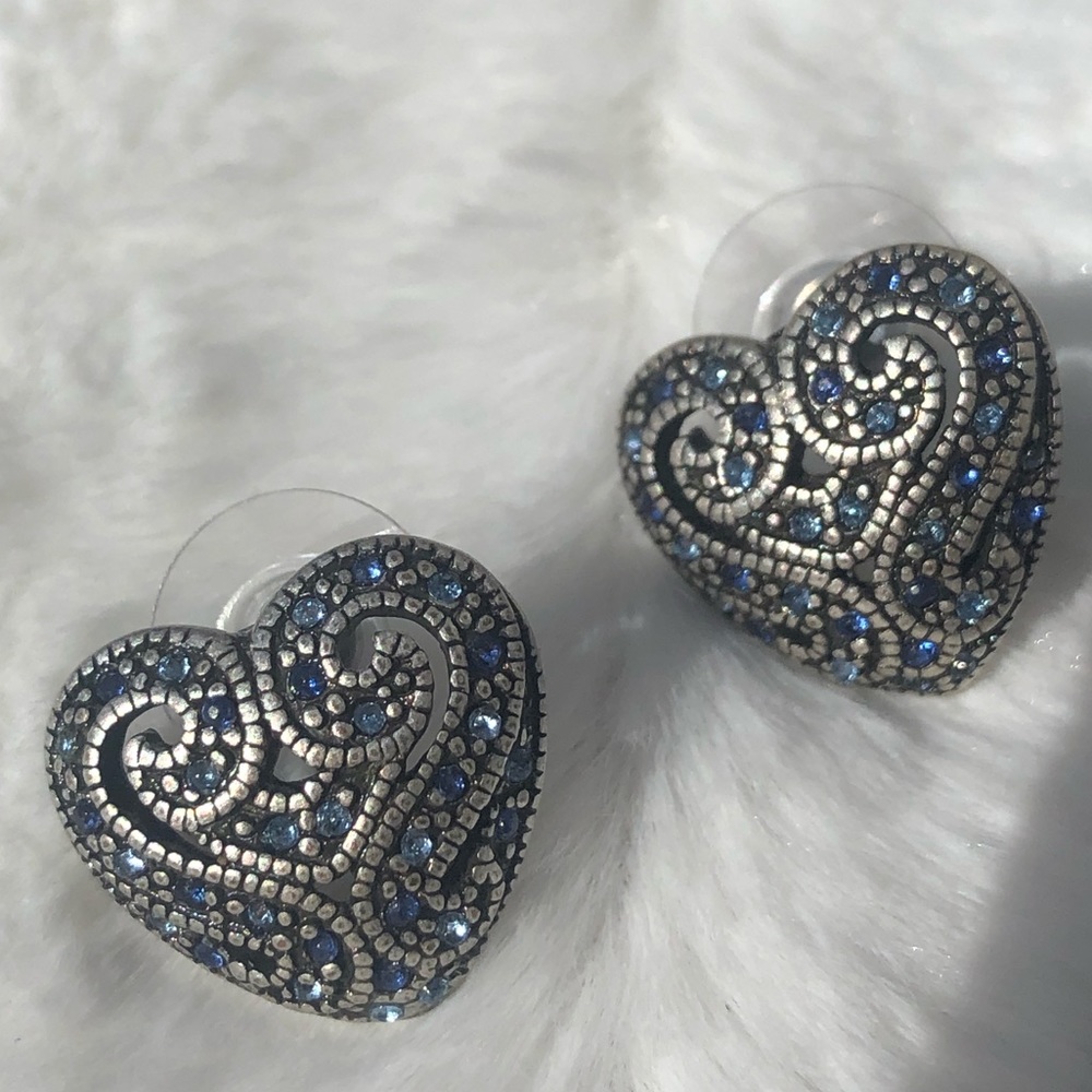 Heart pendant with matching heart earrings 🤍 - Picture 12 of 16